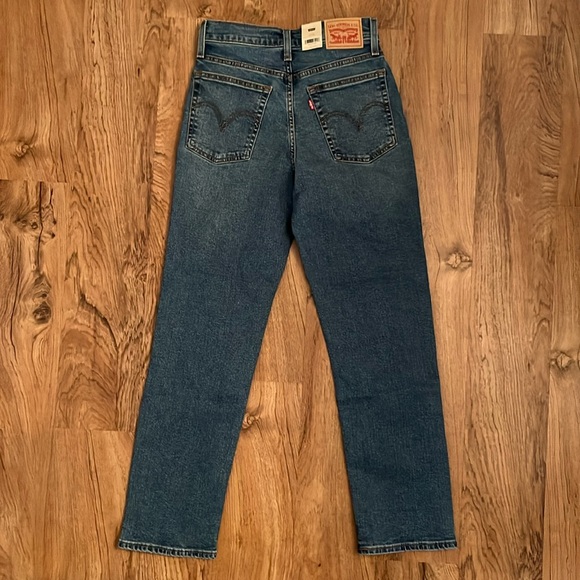 NWT Levi’s Wedgie Straight Jeans - Picture 10 of 14
